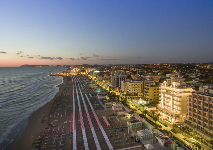 site.hotel tiffanys 4 stelle riccione