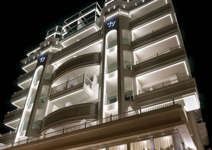 site.hotel tiffanys esterno notte