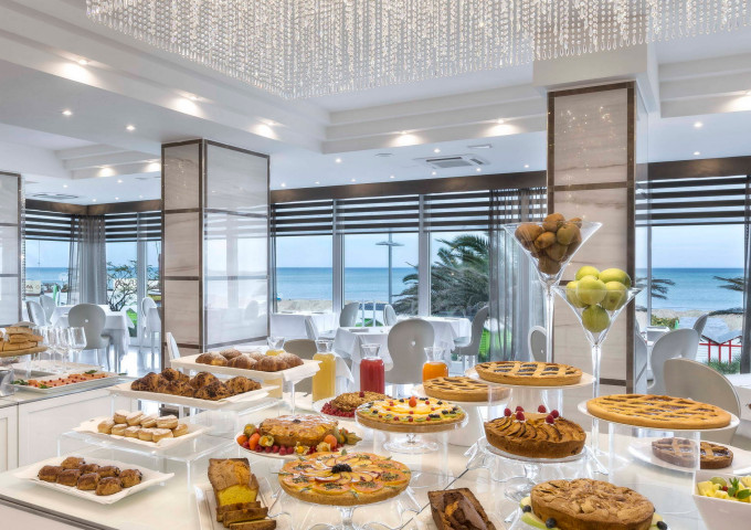 media.buffet colazione hotel riccione