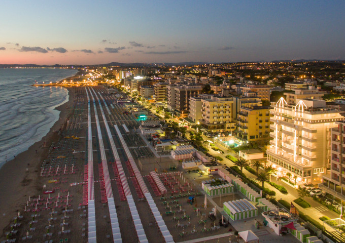 media.offerta-25-aprile-hotel-tiffanys-riccione1600x920