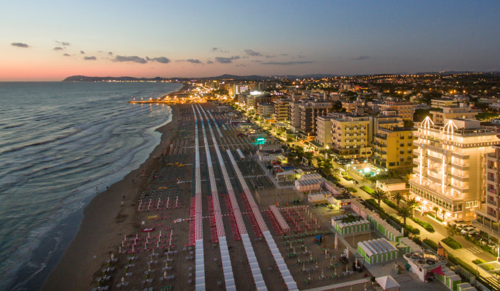 media.offerta-25-aprile-hotel-tiffanys-riccione1600x920