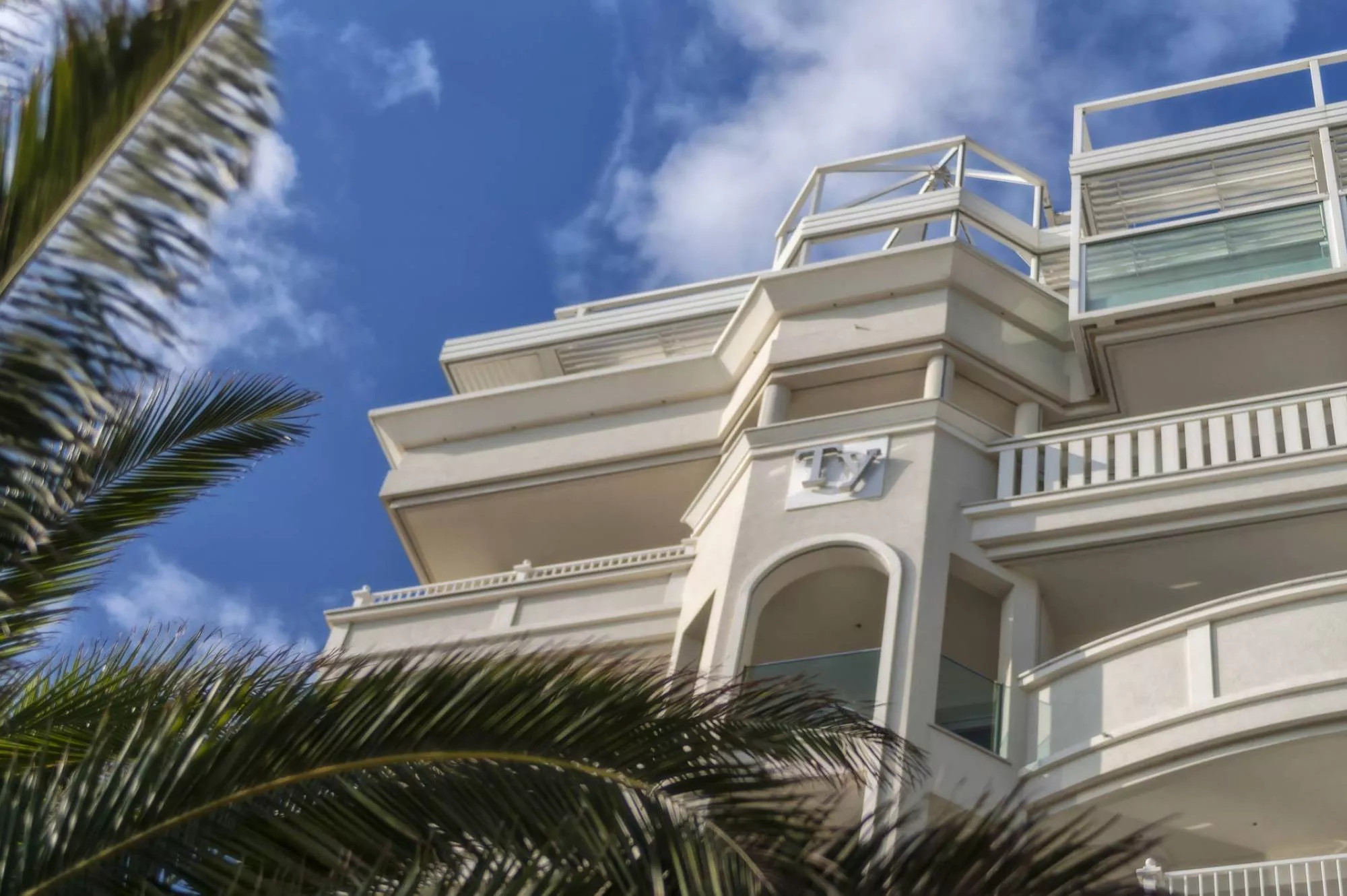 media.dettaglio esterno hotel riccione tiffanys