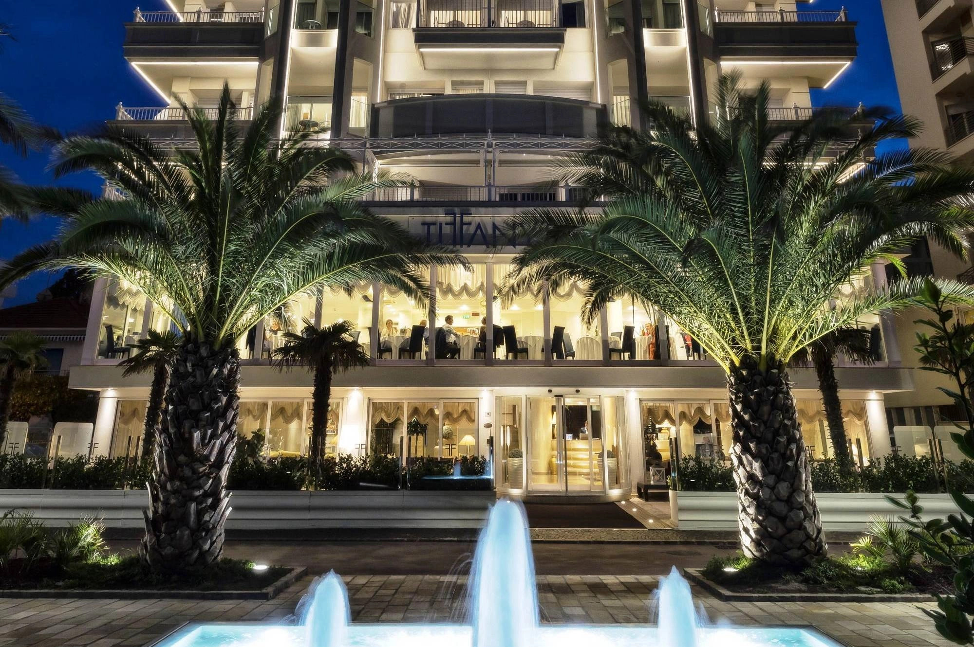 media.hotel tiffanys riccione by night
